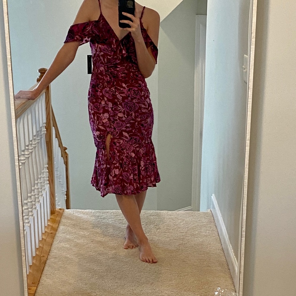 Lulu’s NWT Magenta Velvet Floral Print Dress